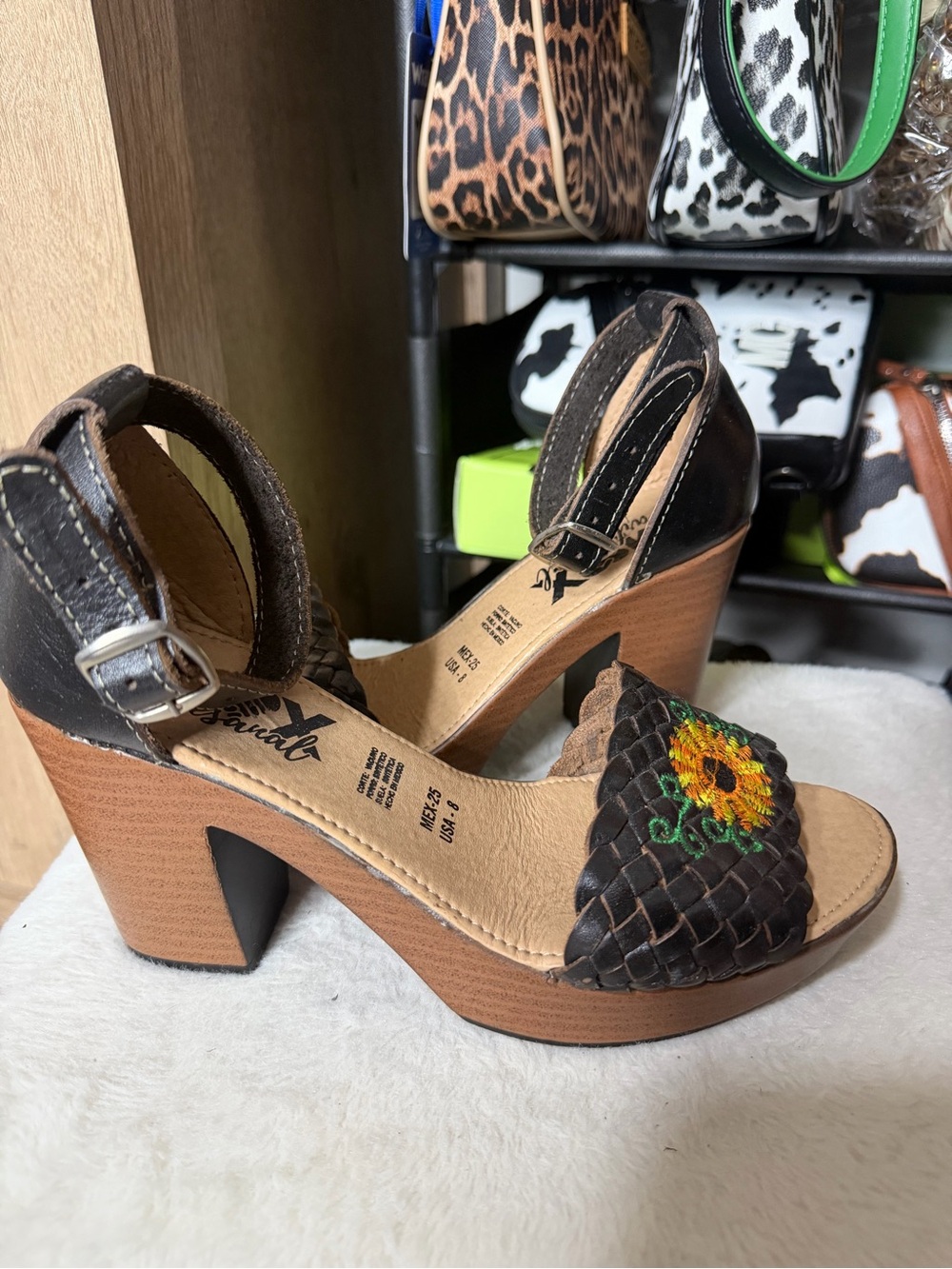 Black Sunflower Embroidered Woven Block Heel Sandals - Picture 10 of 10